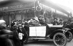"Förlova Er i dag Ringar har jag"
Texten står på en skylt so