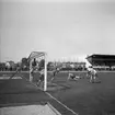 Fotbollsmatch, Edsborgs idrottsplats, Trollhättan den 12 maj 1947