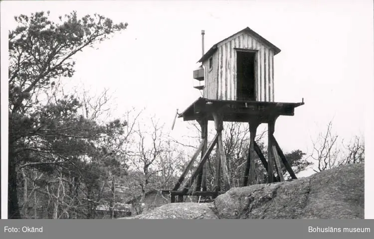 Noterat på kortet: "Marstrand. Ga. Lotsutkiken. 10/2 57."
