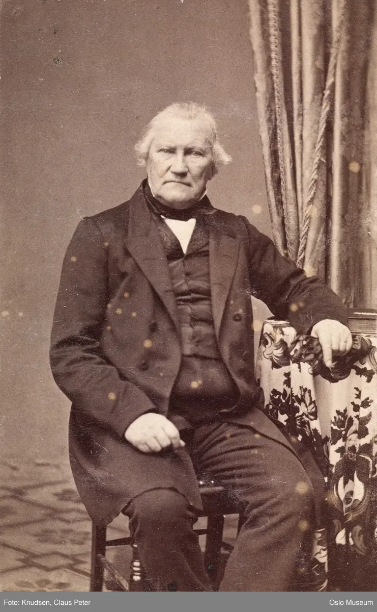 portrett, mann, grosserer, sittende helfigur