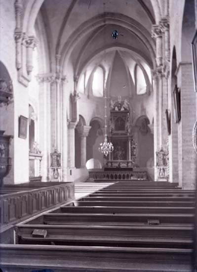 Varnhems kyrka i Västergötland. Ursprungligen klosterkyrka, numera församlingskyrka.