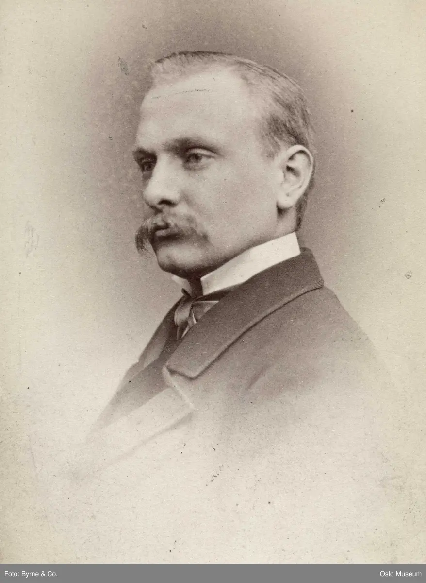 portrett, mann, grosserer, vignettert brystbilde, halvprofil