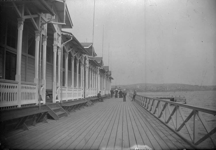 Enligt text som medföljde bilden: "Lysekil. Trampen från land 1897."