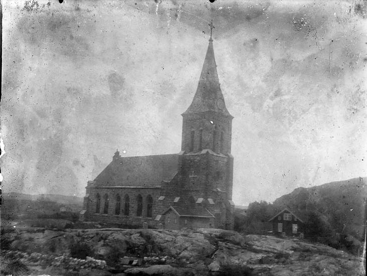 Enligt notering: "Fjällbacka kyrka".


















