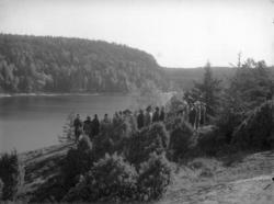 Enligt medföljande noteringar: "Rektor Hellerstedt med eleve