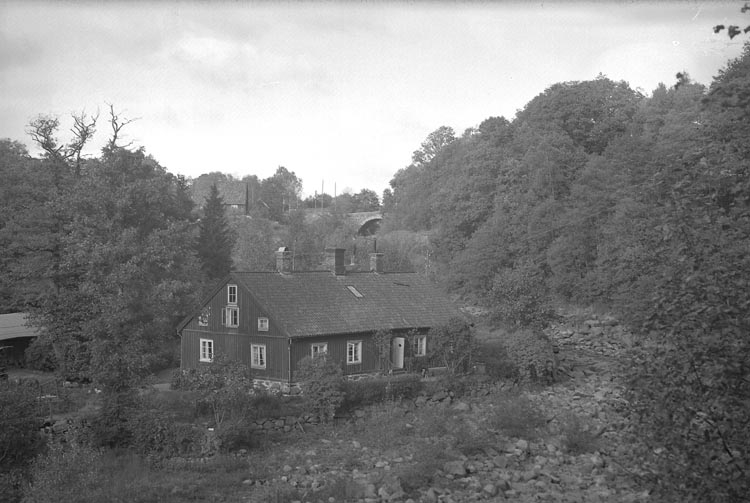 Enligt fotografens noteringar: "1937. 69. Herr Jansson m. fru Gamla Bruket".