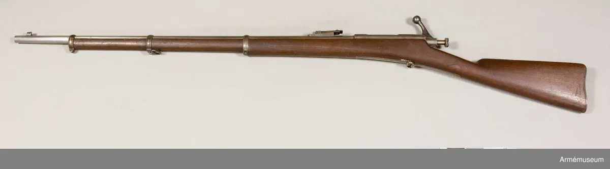 Grupp E II:f.
Avsett för sabelbajonett med mekanism inrättad för tumtryck. Envalls projekt från 1880-talet.