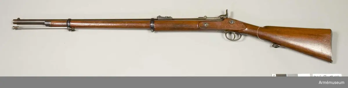 Grupp E II.

Av Remington-Rider system.
För kantantändning.Projekt till 1864 förändring av Enfield-Pritchett-gevär m/1853.
På låset står: "1861 Tower" och en kunglig krona. 
På mekanismen står: "Remington & Son's Ilion N.Y."