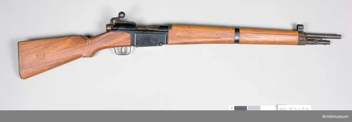 MAS Modèle 36, även känt som Fusil à répétition 7 mm 5 M. 36.

Grupp E II

Samhörande nr AM.32169-71