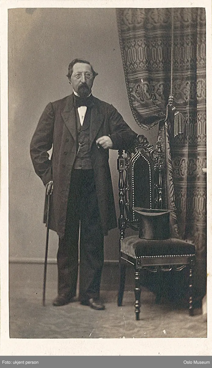portrett, mann, apoteker, fabrikkeier, stående helfigur