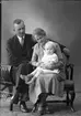 Enligt fotografens journal nr 6 1930-1943: 