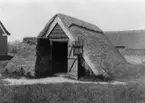 Skrivet på baksidan: Danske folkemuseum frilandsmuseet vid Lyngby fiskarbod från Nymindegab