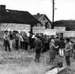 Skrivet på baksidan: Sjöbodsauktion i Bovallstrand 1970.