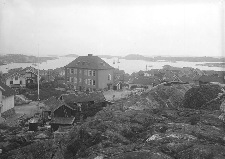 Juli 1924. Ort: Skärhamn, Bohuslän Objektiv: Meijer Väder: mulet.