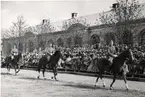 Kadrilj utförd av kavallerielever vid Arméns underofficersskola (Försvarets läroverk) i Uppsala 1949.