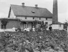 Västmanland, Björksta socken, Orresta Mejeri. Fotot är taget den 15 augusti 1909 klockan 14.