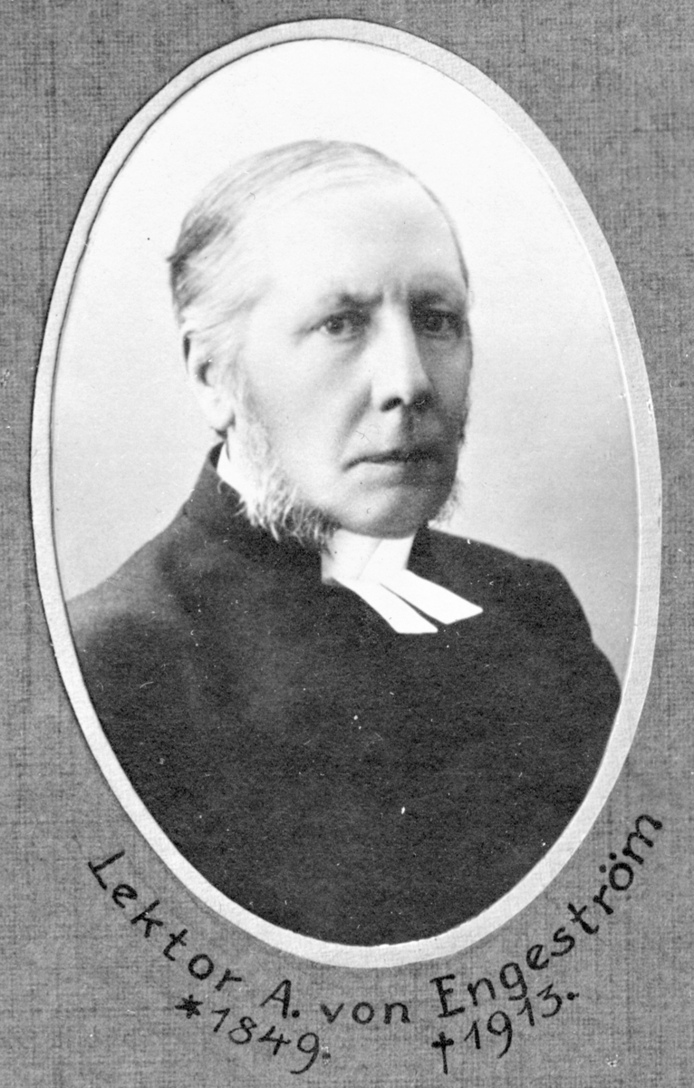 HM 15071. Läroverkskollegiets ordinarie ledamöter i början av 1880-talet (utom adj. Petri).
Foto 1 lektor C J A Thudén. Foto 2 rektor H F Hult. Foto 3 Lektor N Ambrosius. Foto 4 Lektor A von Engeström. Foto 5 Adjunkt N Boström. Foto 6  Lektor F Andersson. Foto 7 Adjunkt C A Colliander. Foto 8 Adjunkt E A Rålén. Foto 9 Adjunkt Joh. Lundberg.
