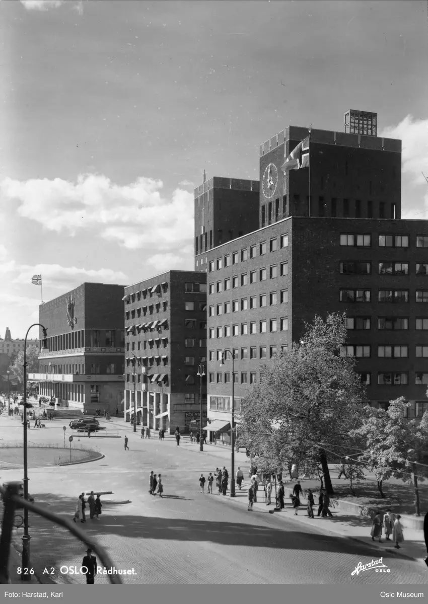 plass, gateliv, mennesker, kontorbygninger, Rådhuset, flagg
