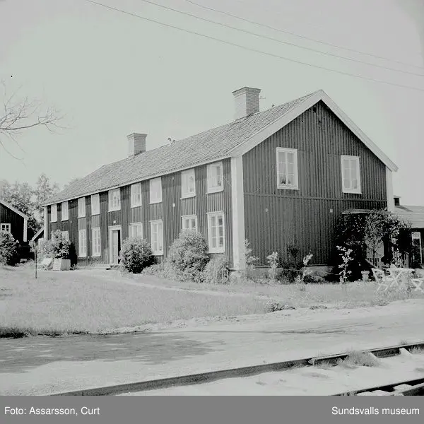 Gamla arbetarbaracker i Matfors.
