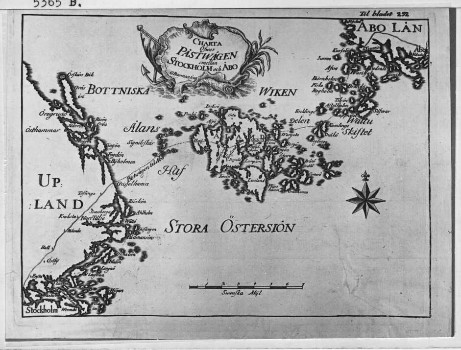 Karta över postvägen mellan Stockholm och Åbo i nuvarande Finland. Vägen gick via Grisslehamn och Eckerö på Åland. Kartan visar den uppländska kusten, ner till Stockholm i väster, och Åbolands skärgård i öster. I övre marginalen är tryckt "Til bladet 252".