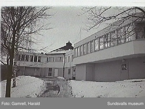 Exteriörbilder på Folkets Park och Tonhallen.
