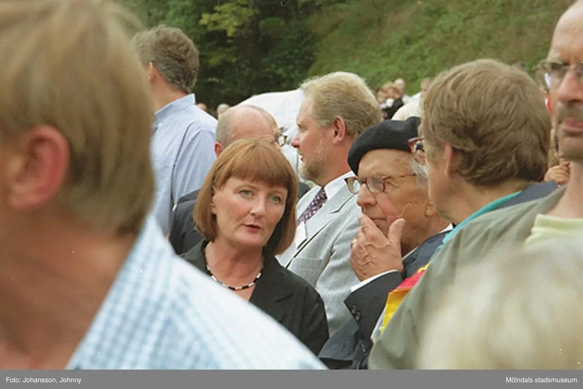 Museichef Mari-Louise Olsson och Nils Dahlbeck (naturprogram m.m). Bakom och mellan dem: Kjell Andersson (Samfast).