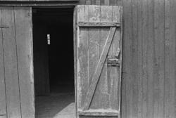 Ingång till logen. Hembygdsgården/Börjesgården i Hällesåker,