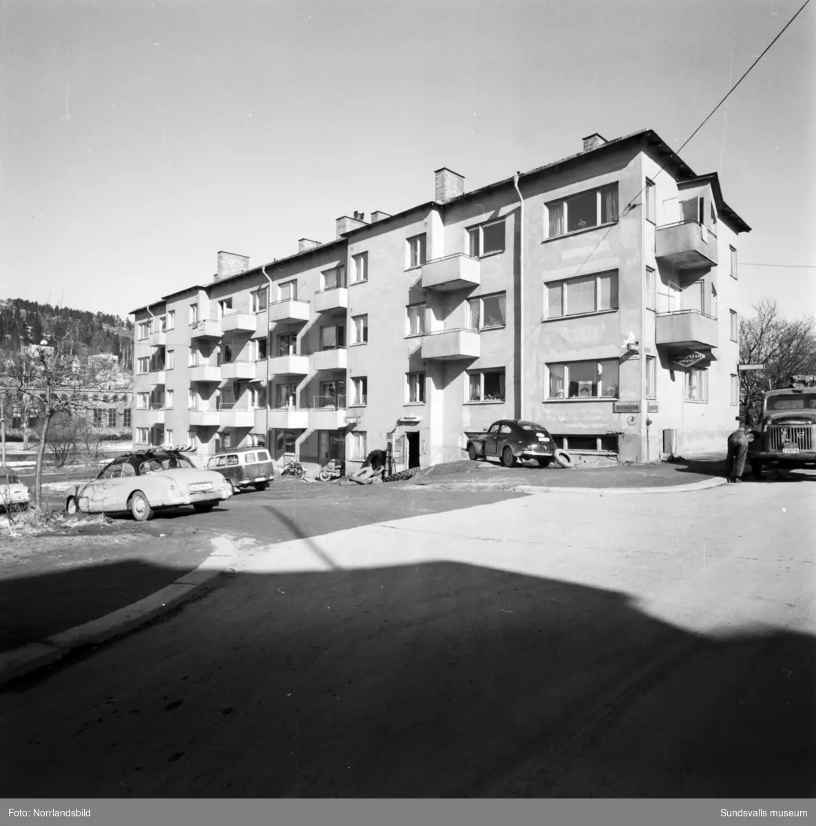 Det så kallade "Sprickhuset" på Storgatan 46, exteriör och detaljer.