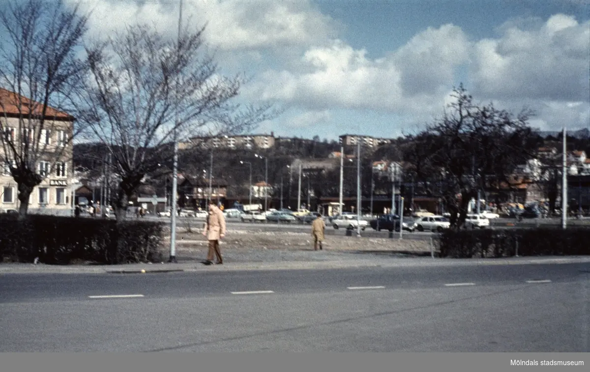 Vy från Broslättsgatan i nordostlig riktning, Mölndal 1970-tal.