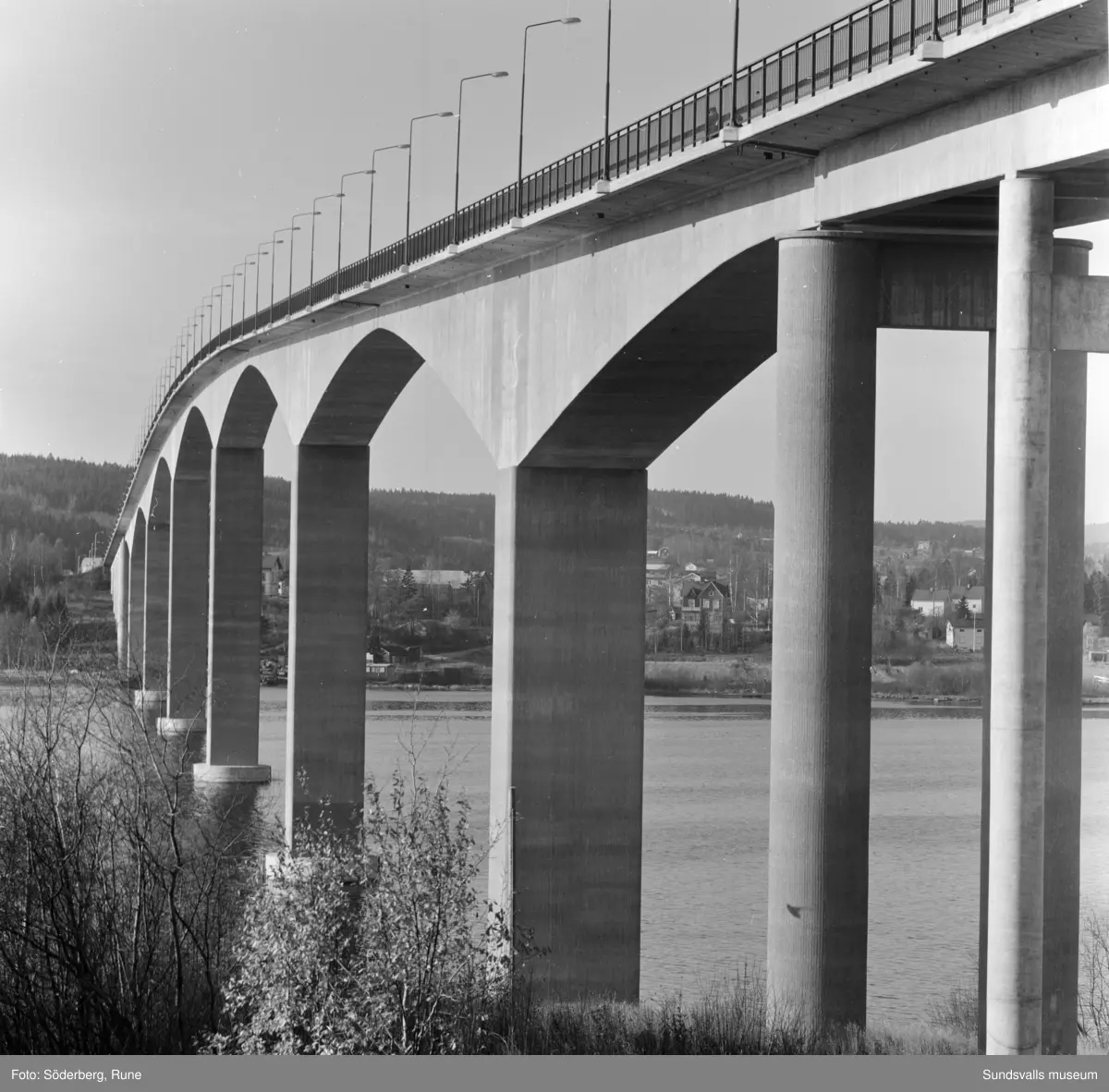 Alnöbron. Strax före invigningen.