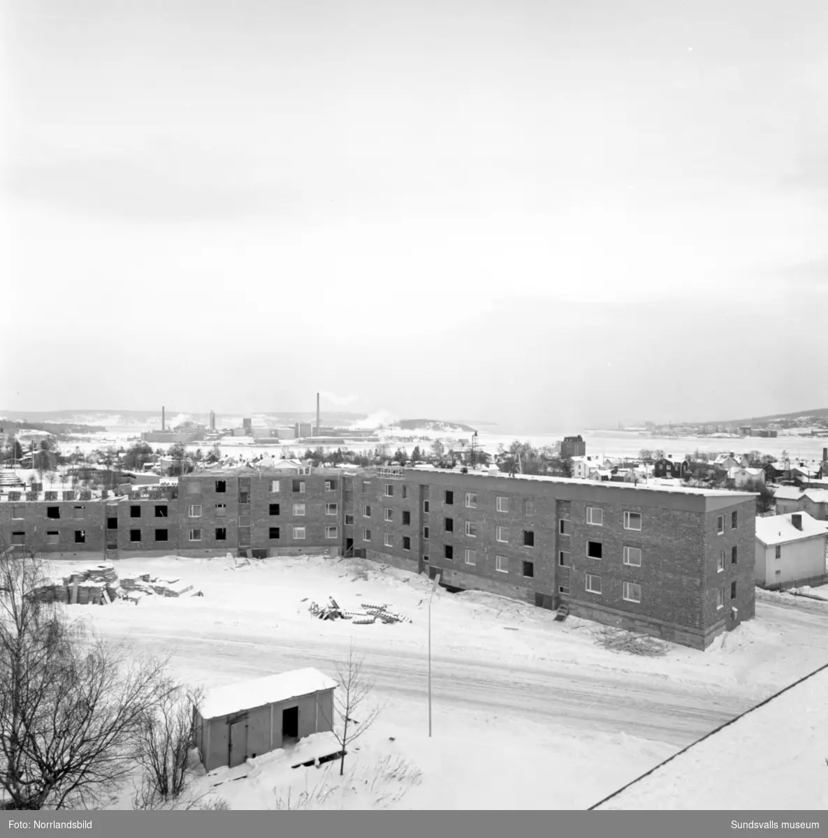 Nybygge vid Skönsbergsvägen, den så kallade "Kinesiska muren".