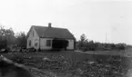 Poststationen Agunnaryd, huset i Bråna, Södergården, där poststationen låg åren 1915-1937, foto 1954.