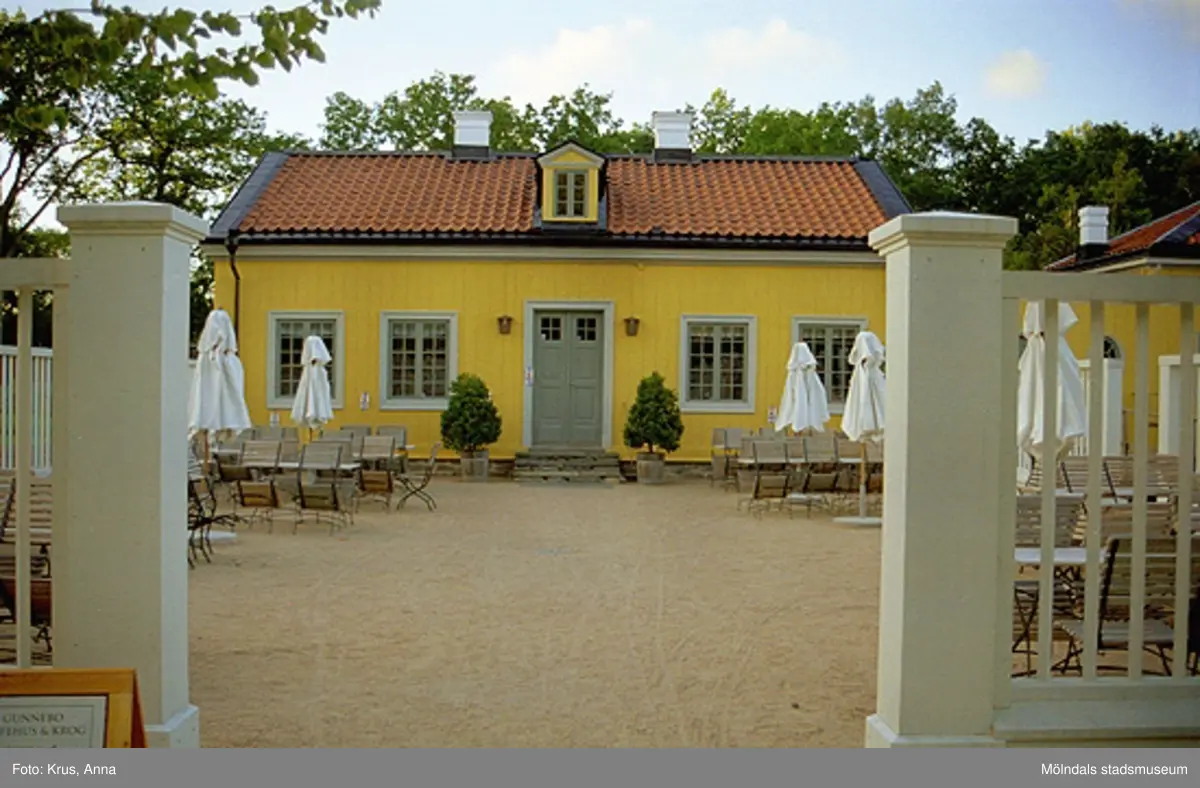 Köksträdgården och "tjänstefolksbyggnaden" vid Gunnebo slott.