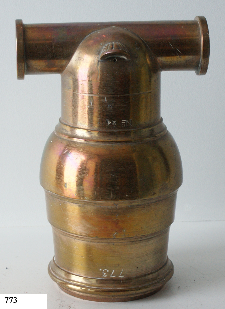 6-pundig Mörsare av metall. Nr 24. Utan block. D = 235 till 170 mm