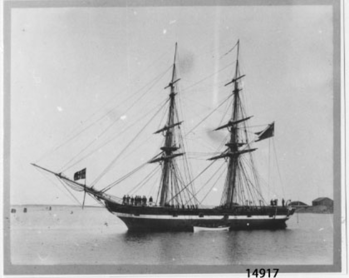 Motiv: Briggen Nordskiöld, inom glas och ram.