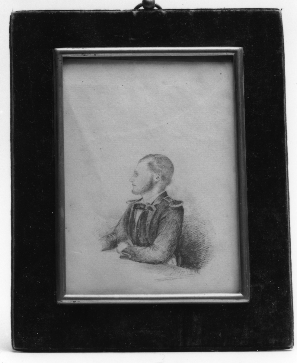 J. Häggs kadettkamrat OTTO ELLIOT (1837-1924).

Ram: Ram av violett sammet, avslutad med halvrund förgylld list.