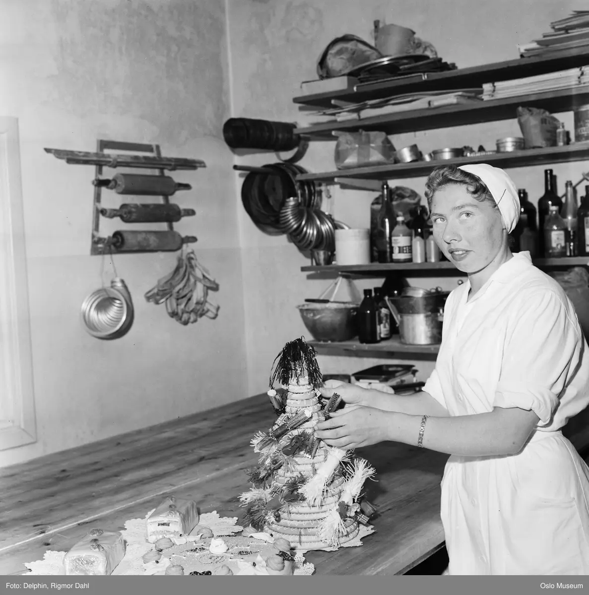 konditori, interiør, kvinne, konditor, kaker, marsipankake, kransekake