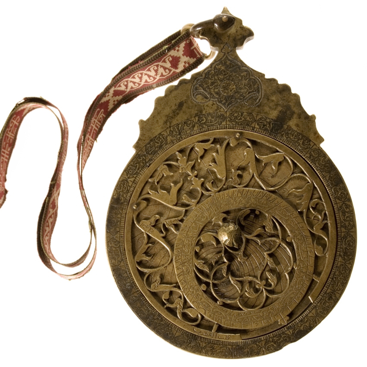 Astrolabium daterat till 1773. Ejkomplett då det saknar Alhidad (visaren).
Bandets längd 1400 mm, bredd 19 mm. Bandet daterat till 11 nov 1817 - 31 okt 1818.