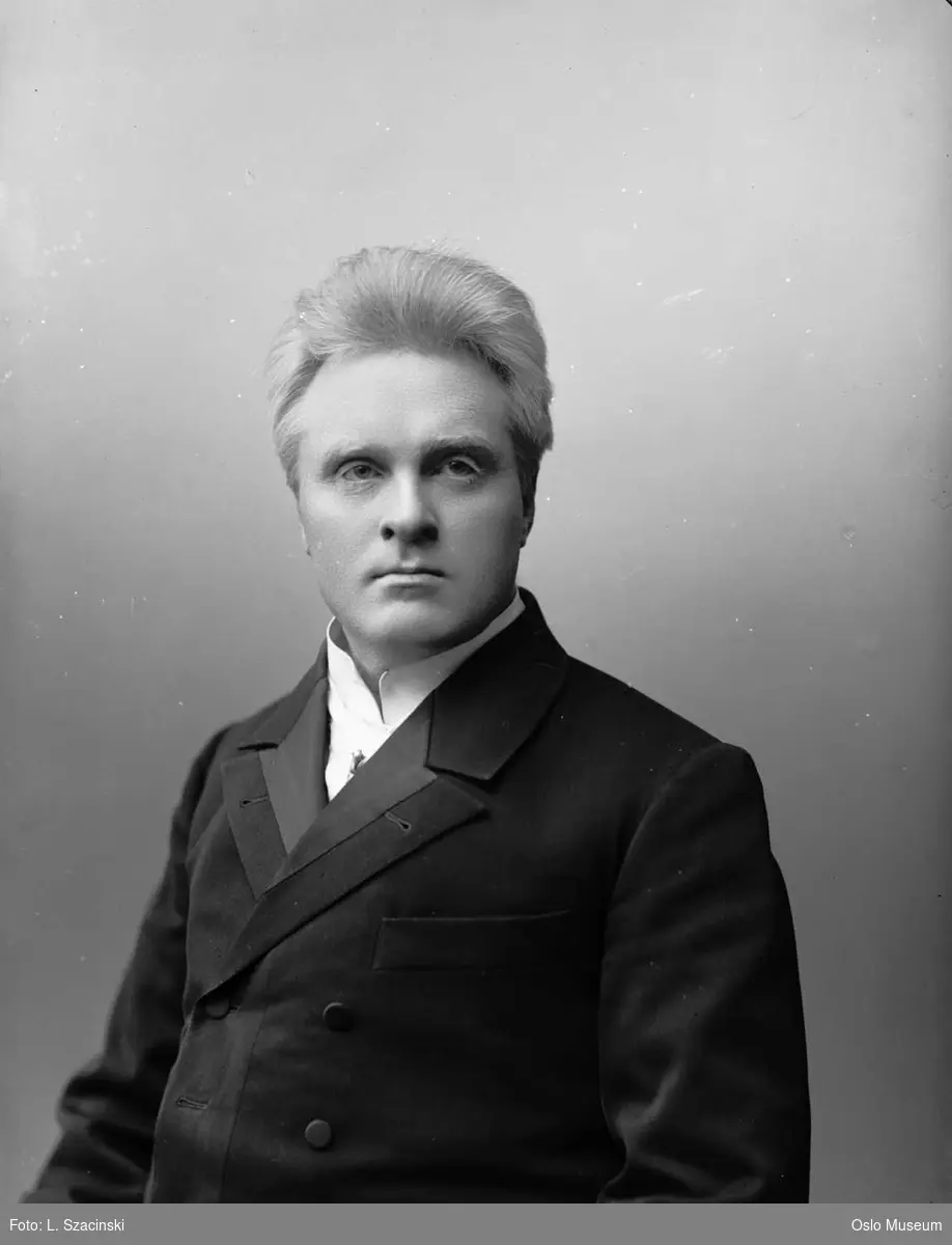 portrett, mann, skuespiller, sceneinstruktør, teatersjef, brystbilde