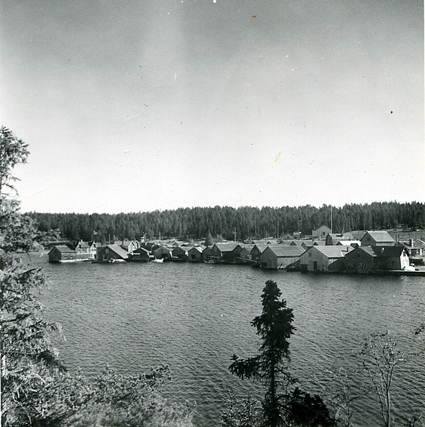 Norrfällsviken.
Ångermanland, Nordingrå tingslag och socken, Norrfällsviken. (Dialektalt kallat Norrfällesviken)