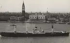 Lastångfartyget ANGELINA LAURO, troligen i Venedig.