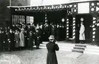 Foto från pansarskeppet GUSTAF V
sjösättning den 31.1 1918
Fr. vänster: T Herlin, J Falkman, A.v.Eckerman, G Dyrssen och E. Hägg