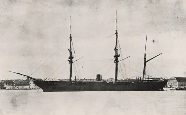 Segelångfartyget GEFLE i Gustavias hamn.