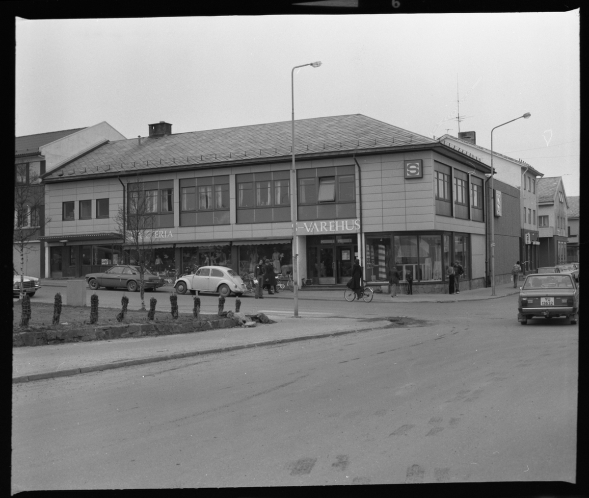 Sortland Samvirkelag 1979. Kjøpmannsgata og Skolegata.