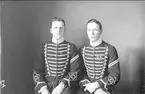 Två furirer vid livhusarerna i uniform m/1895.