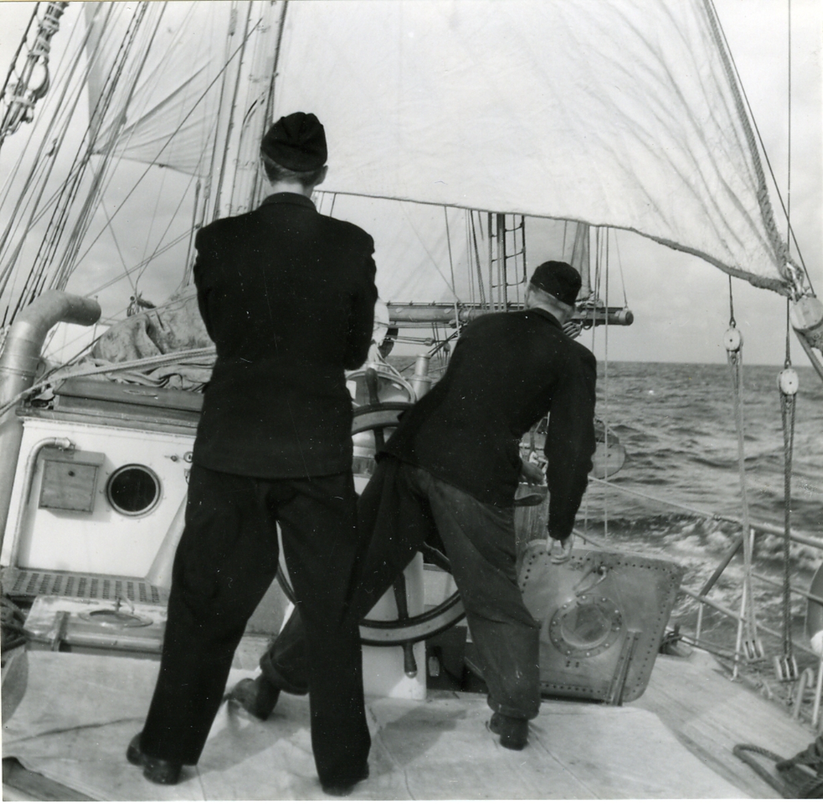 Skeppsgossefartyget Gladan i England 1948.