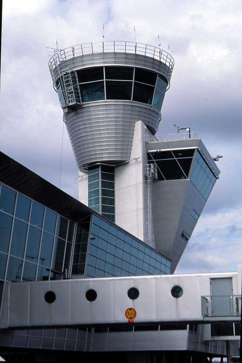 Lufthavn, Kontrolltårn

