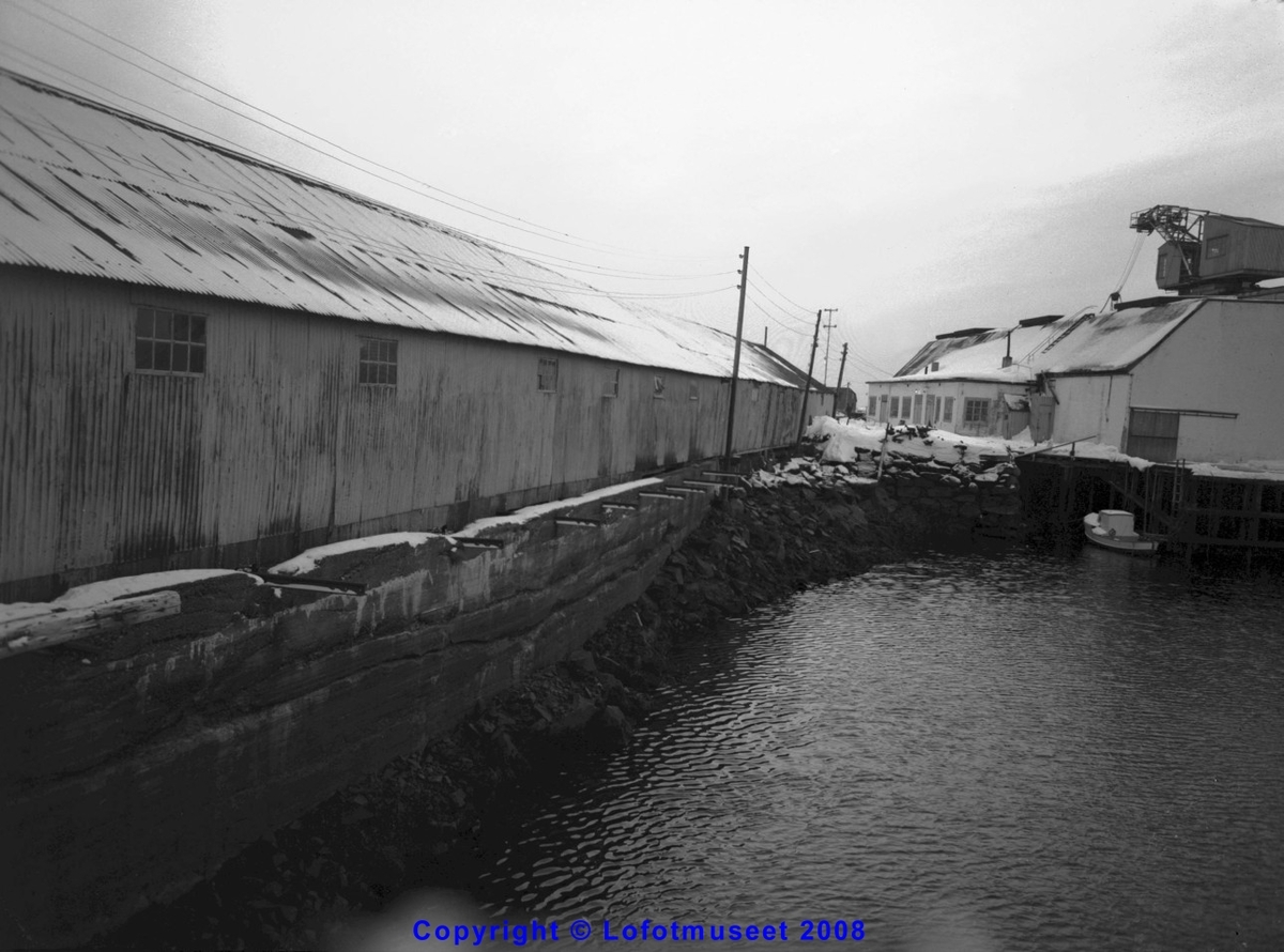 Svolvær. Saltdepotet på sørkaia i Svolvær. ca 1950