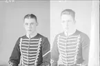 Två livhusarer i uniform m/1895.