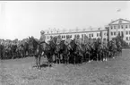 Regementet uppställt på fältet söder kasern för fältgudstjänst vid kamratföreningarnas besök 1931. Närmast kameran troppen Roempke.